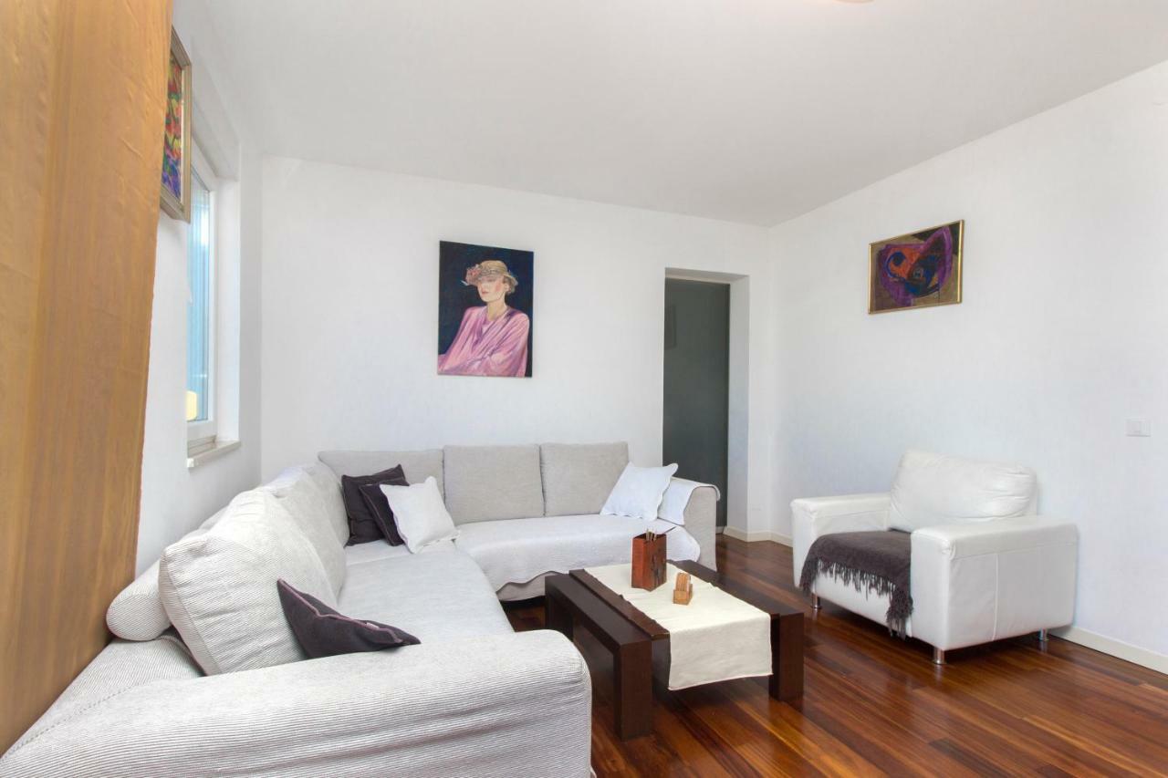 Consuela Apartment Brodarica  Eksteriør billede