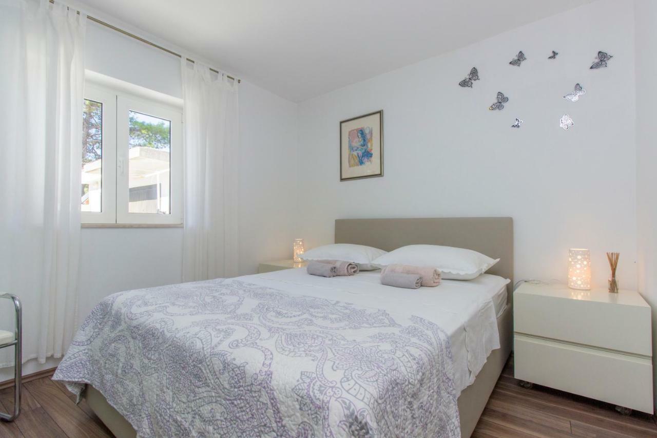 Consuela Apartment Brodarica  Eksteriør billede
